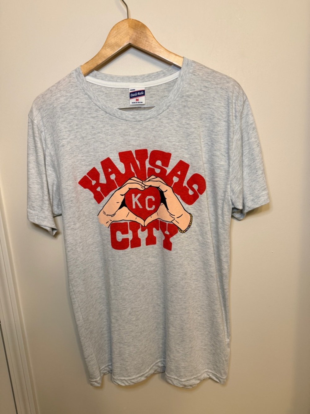 Kansas City Heart Graphic Tee - Light Gray & Red